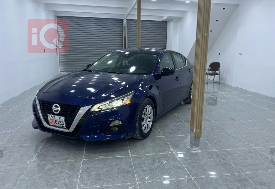 نيسان ألتيما